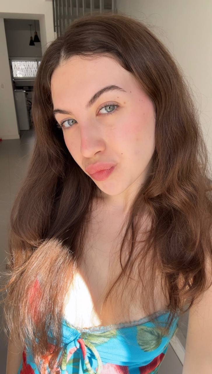 Nude girl Amber in Hebe