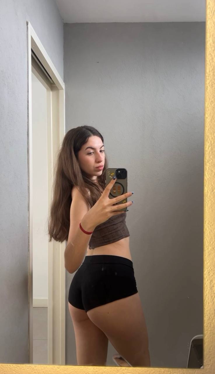 Amber in her underwear in Hebe