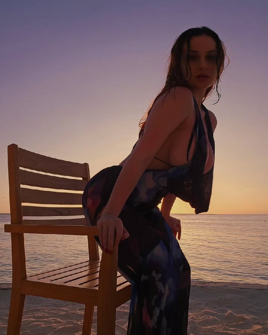 Sexy girl Miranda Faith nude in Hebe