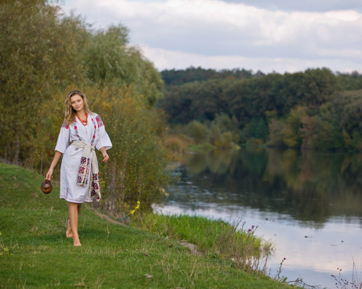 Nude girl Slavic women in Hebe