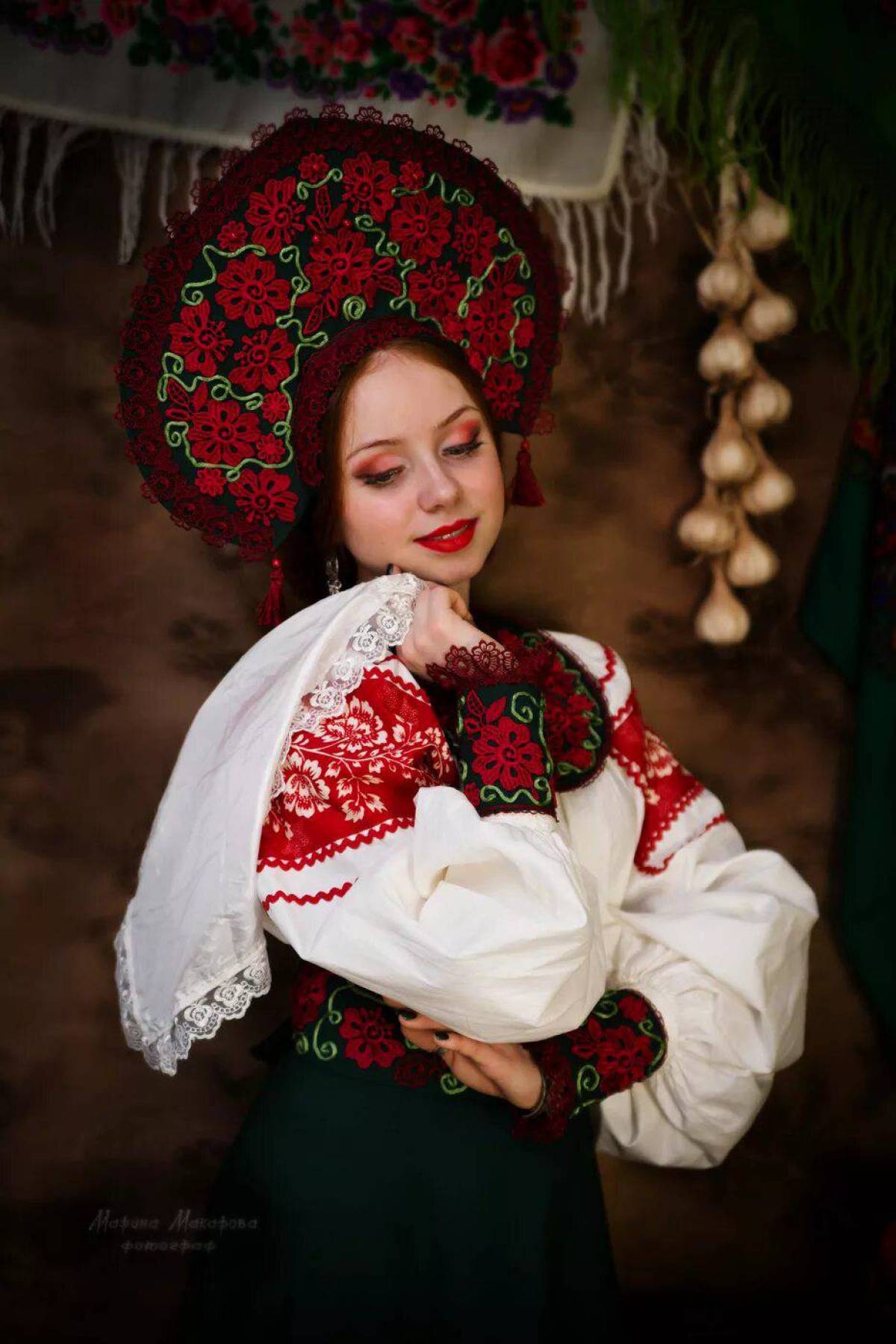 Women in Slavic costumes underwear in Hebe