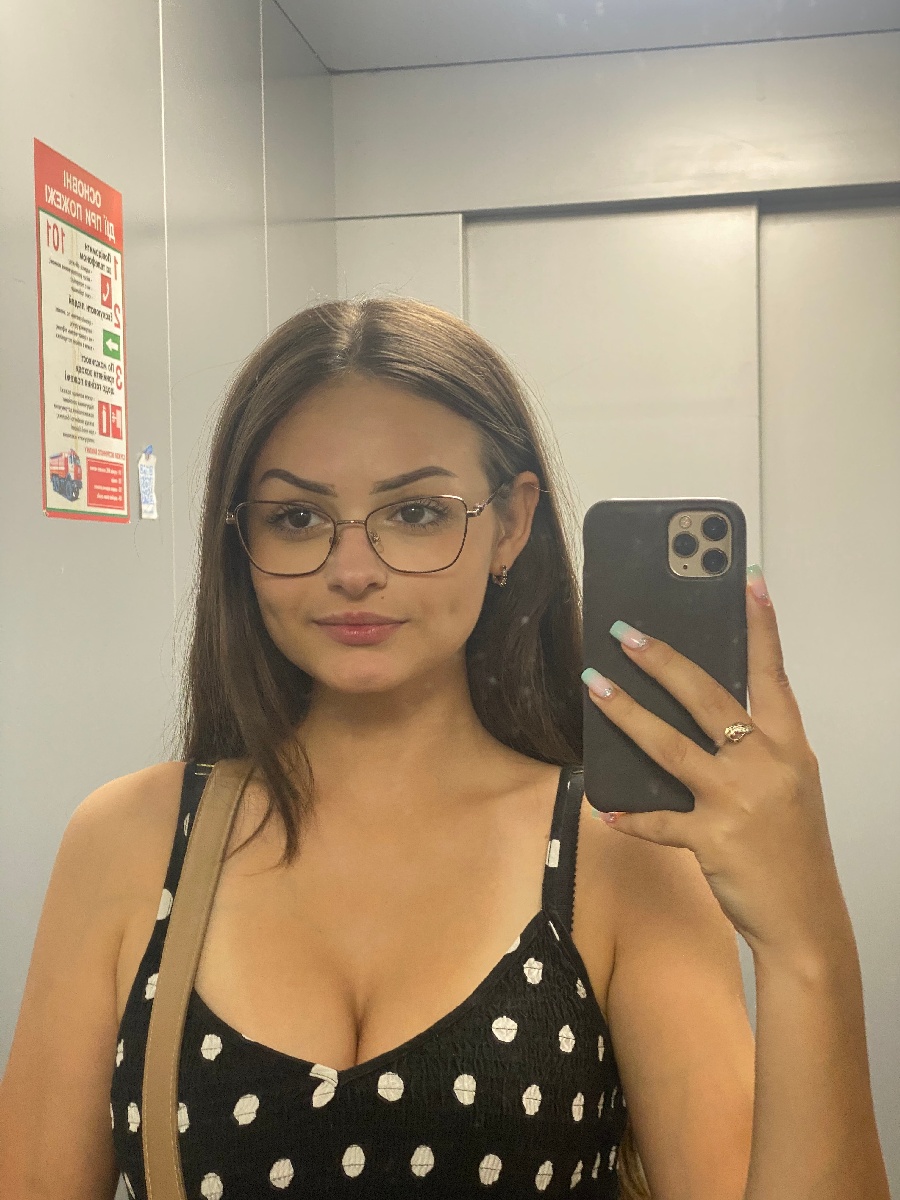 Sexy model Stacy in Hebe