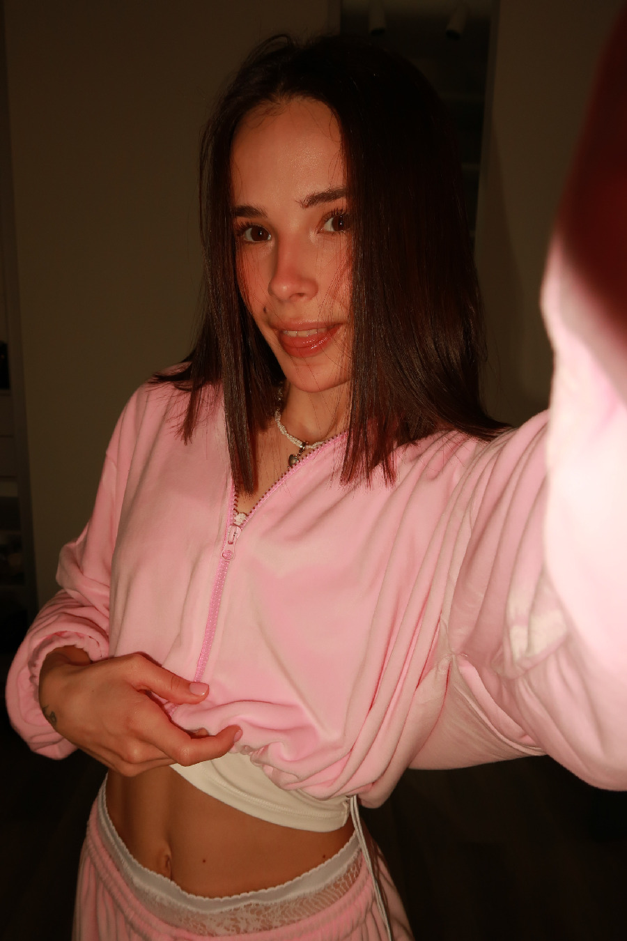 Tina brings the glow — live moments in Hebe