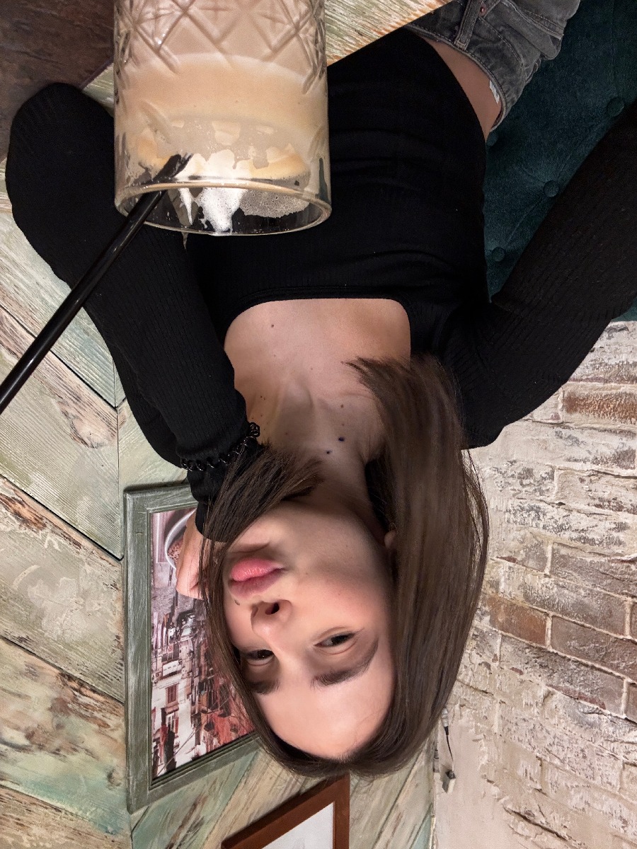 Fresh photos, fresh mood — Tina online in Hebe